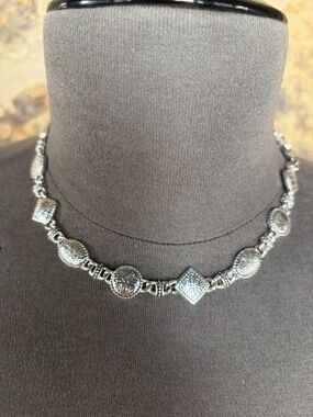 16” Southwestern Silver Tone Necklace/Choker Statement Vintage Style